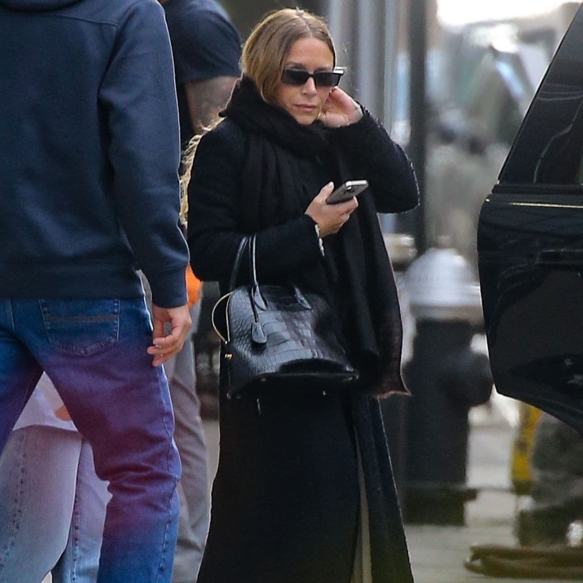  Did Mary-Kate Just Ditch Quiet Luxury By Pairing Her £25k Bag With This Divisive Shoe Trend? 