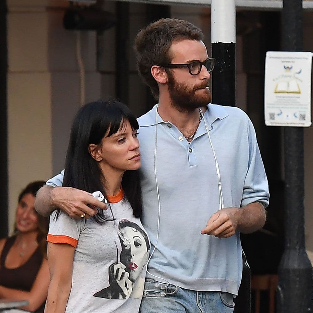  Simply Put, This T-Shirt Trend Makes Jeans and Sandals Look Cooler 