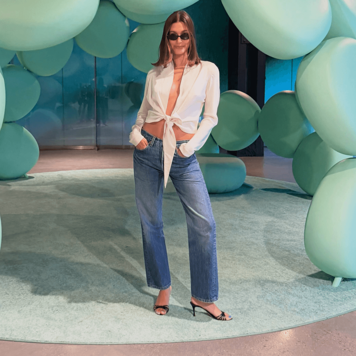 Move Over Broderie Blouses—Jeans and Sandals Look Much Chicer With This Trending Alternative 