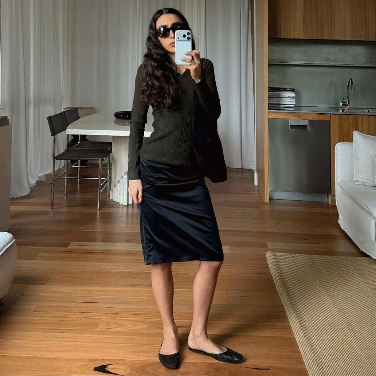  The Sunglasses Brand That Well-Dressed People Wear to Look Fashionable 