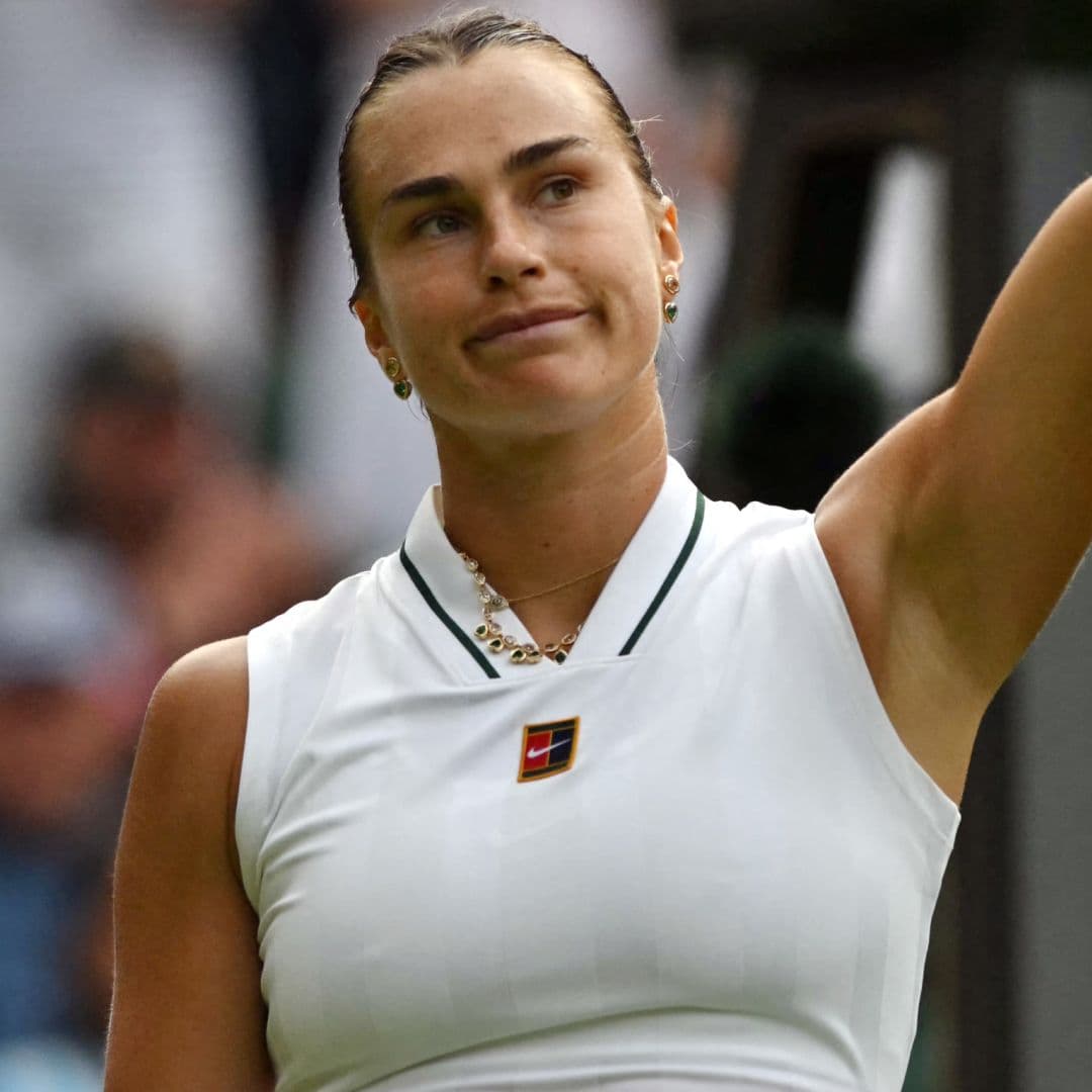  Aryna Sabalenka's First Wimbledon 2026 Serve Comes With Heaps of Diamonds and Emeralds 