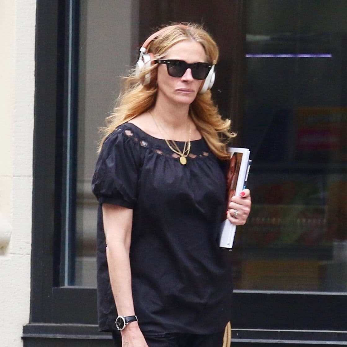  If You Want to Look More NYC in Birkenstocks, Wear This Specific Type With This Pant Trend 