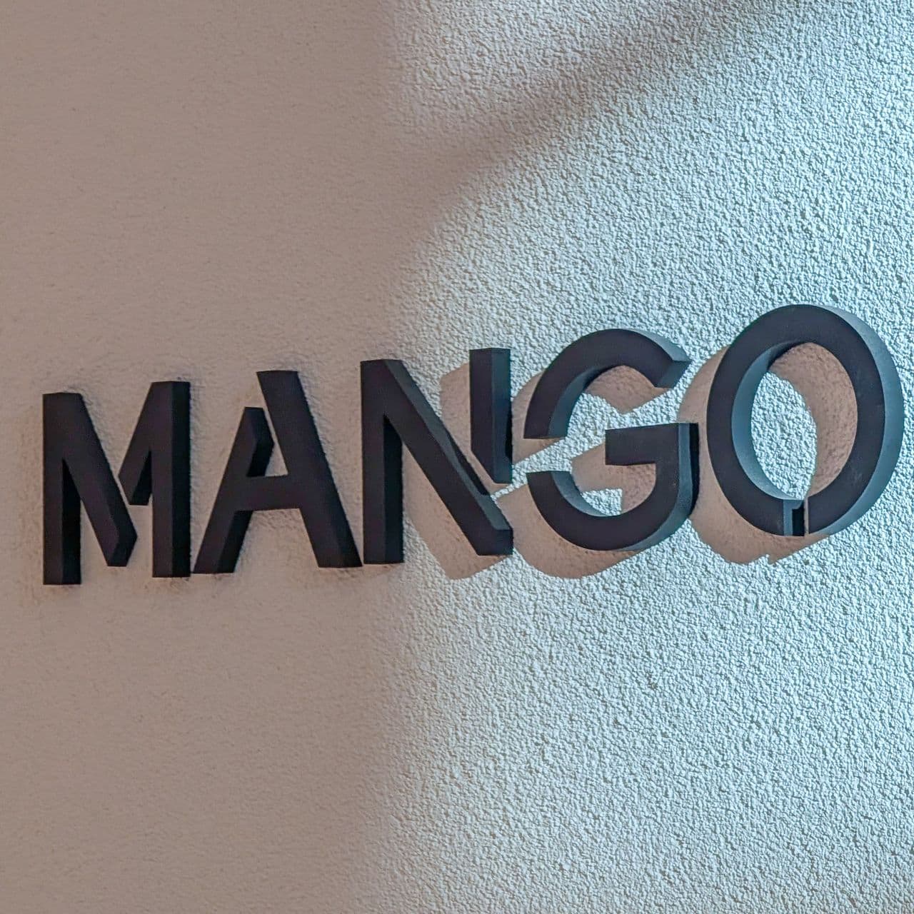  Can You Still Shop at Mango? What to Know About the Case Tied to Its Founding Family 