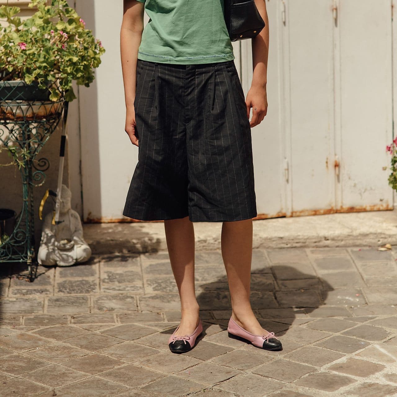  Fashion’s Latest Shorts Obsession Is Surprisingly Easy to Wear 
