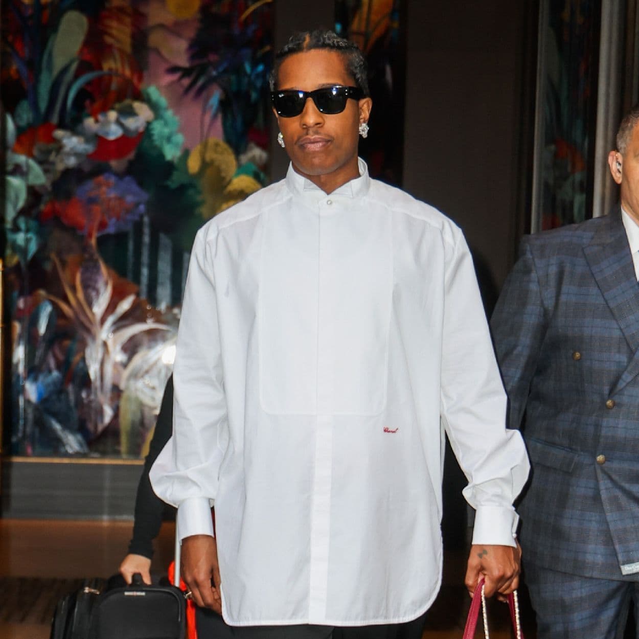  The Bag! The Trousers! The Jacket! 3 Chic Men's Airport Looks I'd 100% Wear to Travel In 