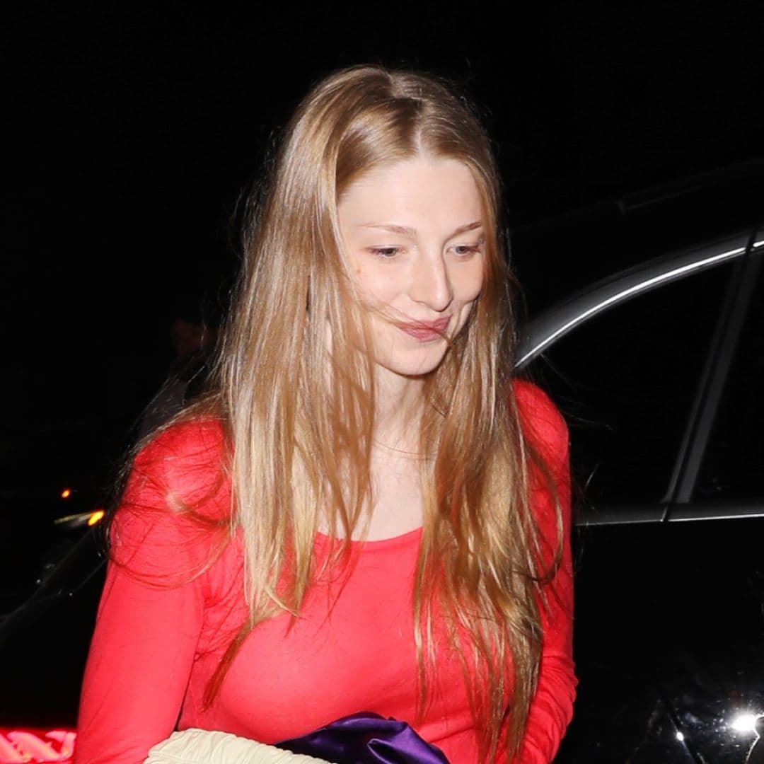  Hunter Schafer Hops on the Unexpected Color Combination Trend Dominating Fall 2026 