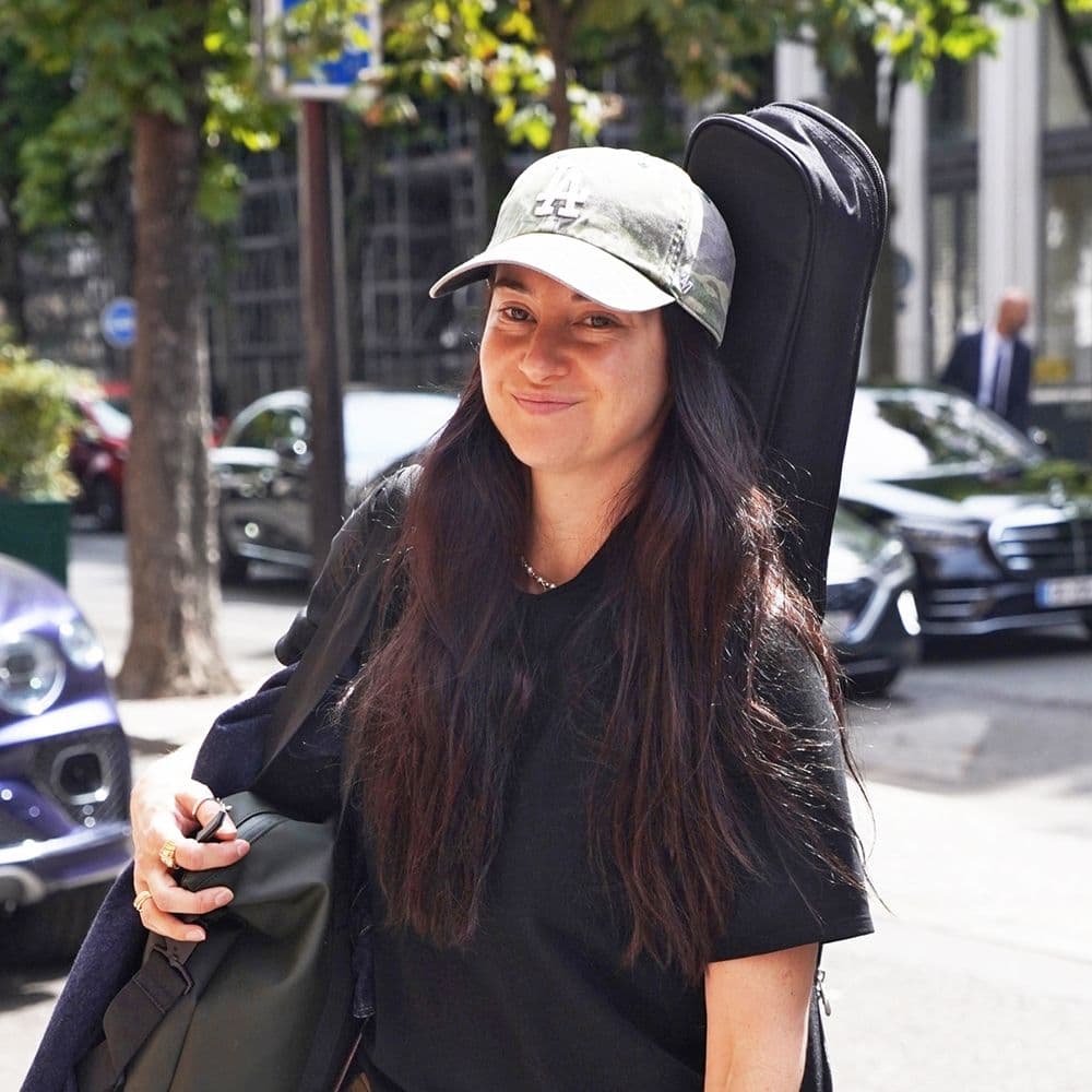  Fashion People Are Already Trading Jeans for This Fall Pant-Color Trend 