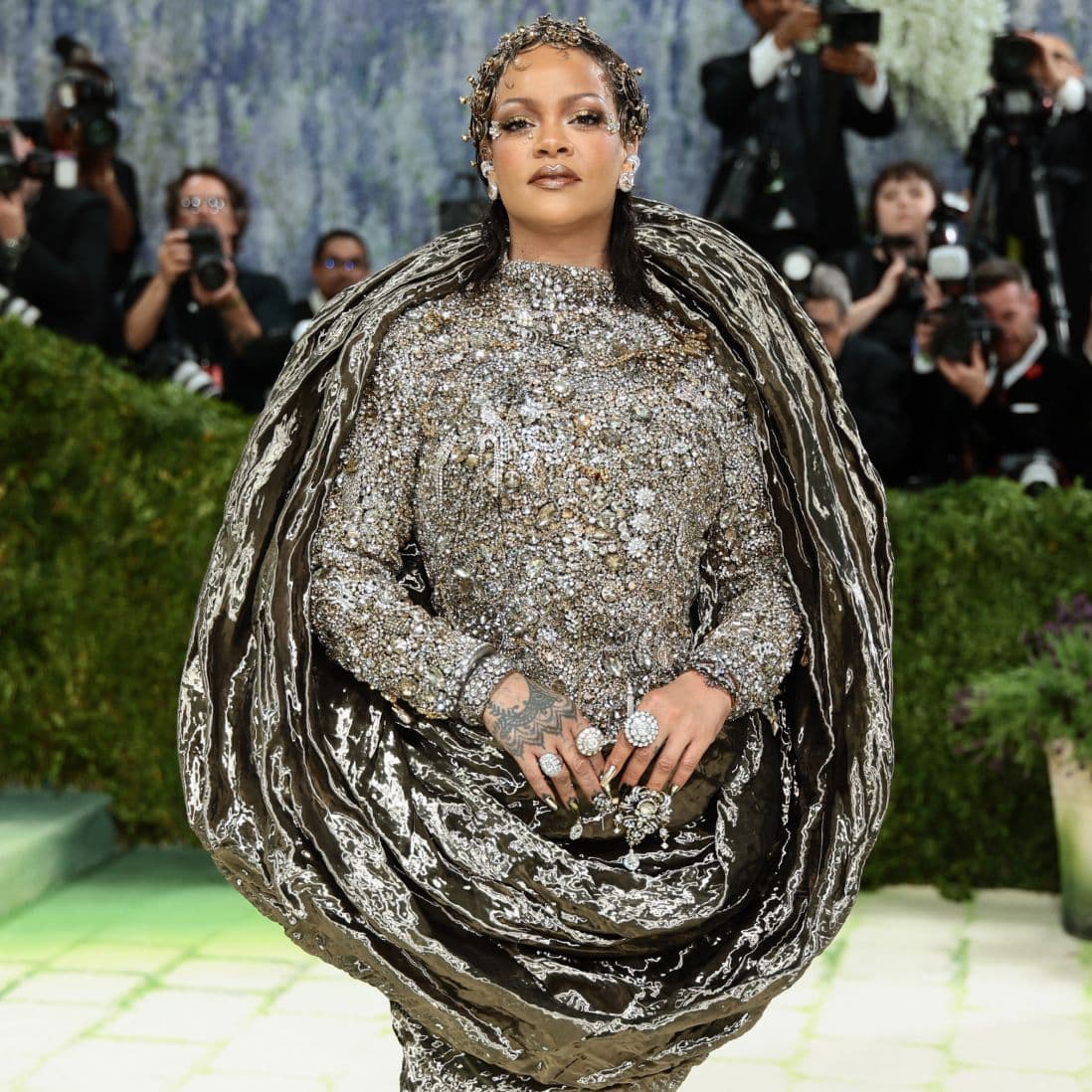  Historians Will Cite Rihanna's Maison Margiela 2026 Met Gala Dress as Fashion Art at Its Finest 