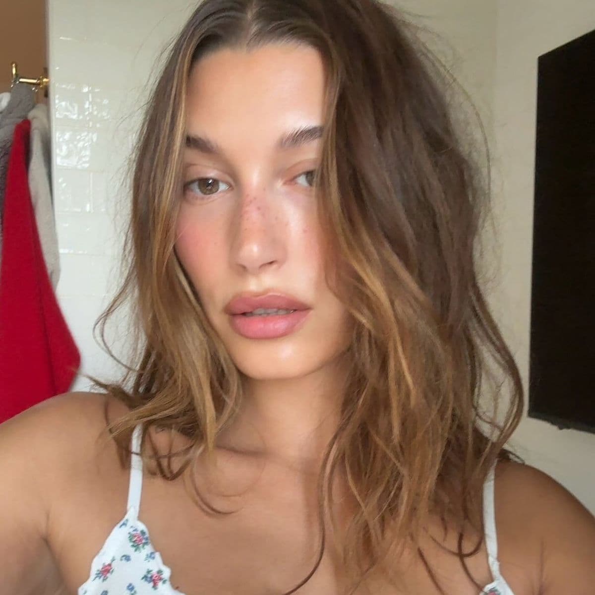 The Rich Allure of Espresso: Hailey Bieber's Autumn Hair Muse
