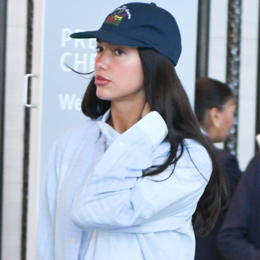  Dua Lipa Trades Euro Summer Honeymoon Swimsuits for It Girl-Beloved Jeans 