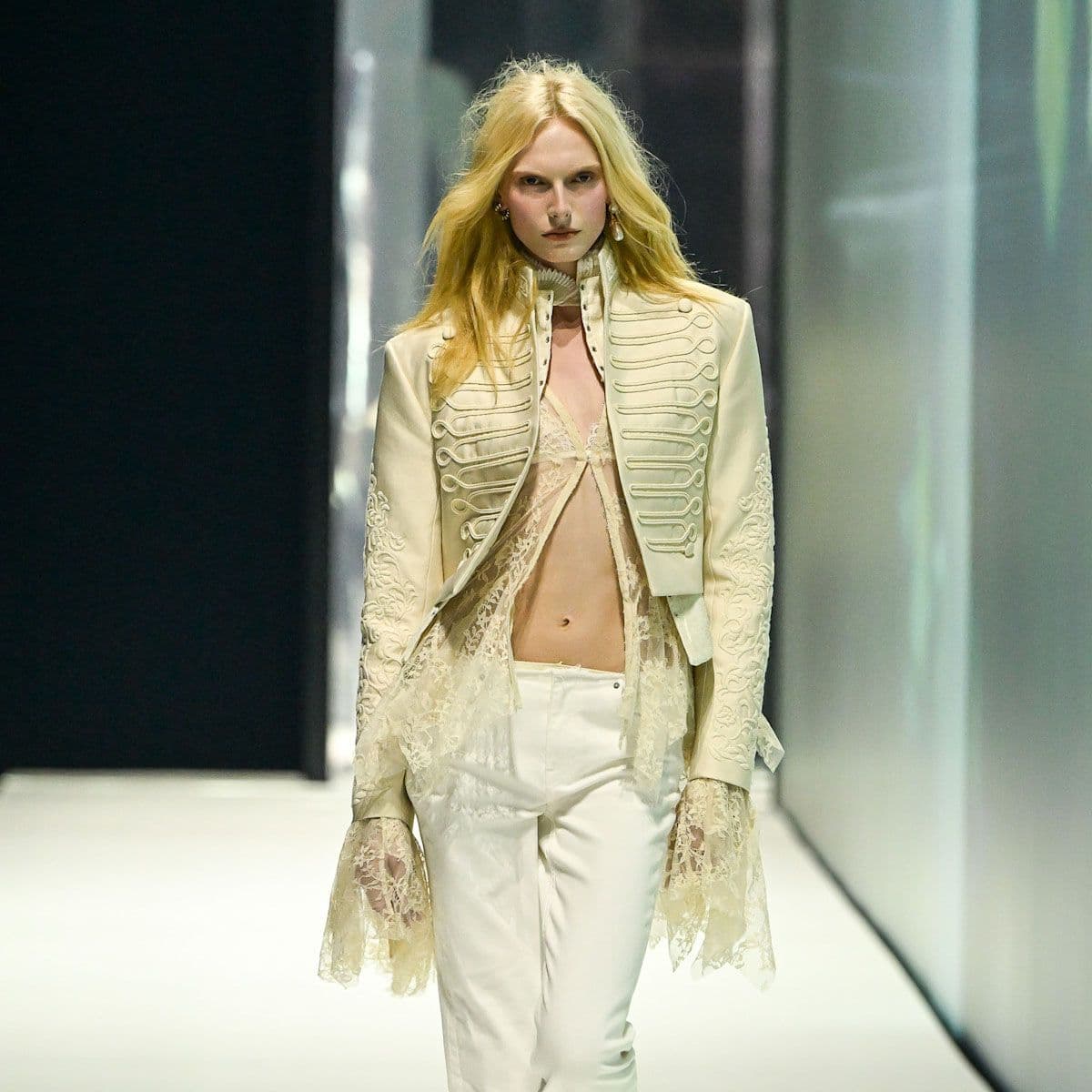  H&M’s Fall 2026 Collection Is All About Romanticism With an Edge 