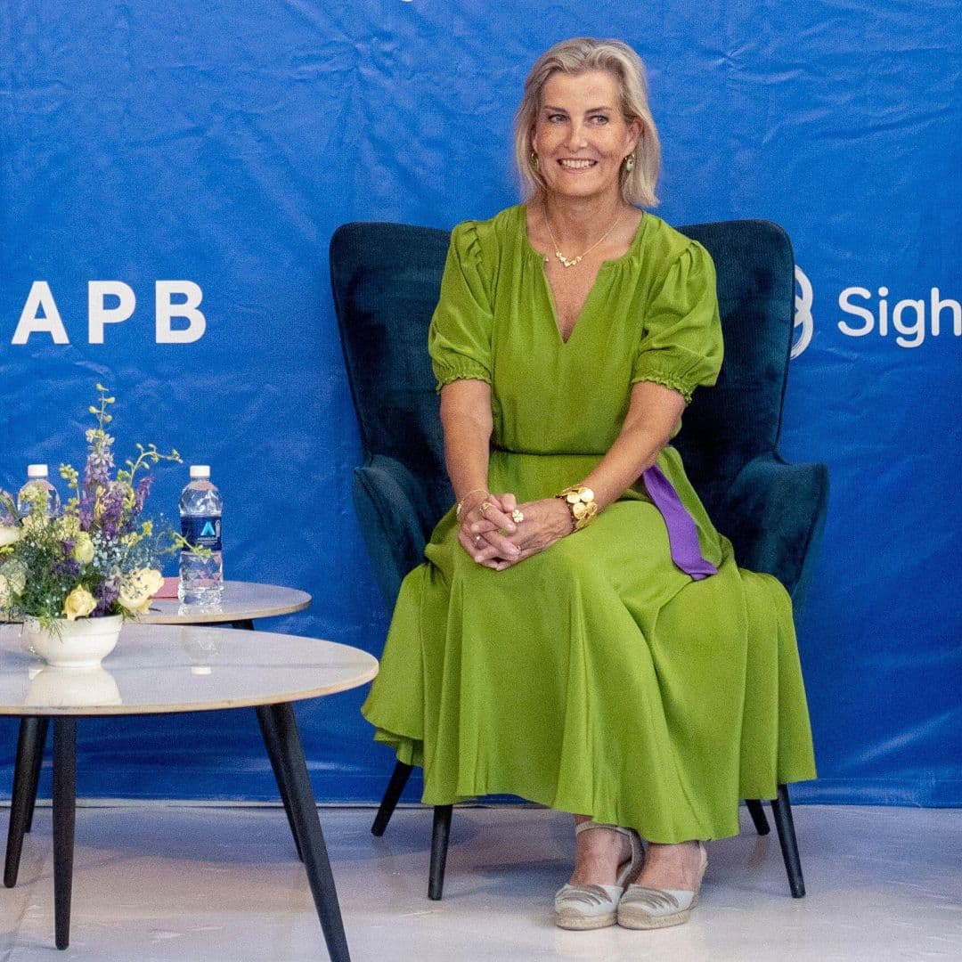  Duchess Sophie Embraces Fall's Unexpected Color Clashing Trend in Electric Lime and Purple 