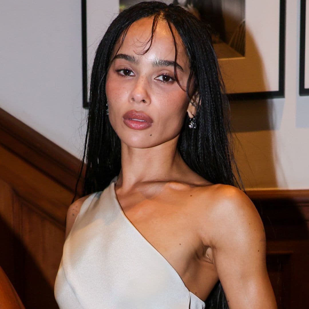  Zoë Kravitz's Minimalist Bridal Era Officially Begins With a One-Shoulder Slip Dress and Diamond Engagement Ring 