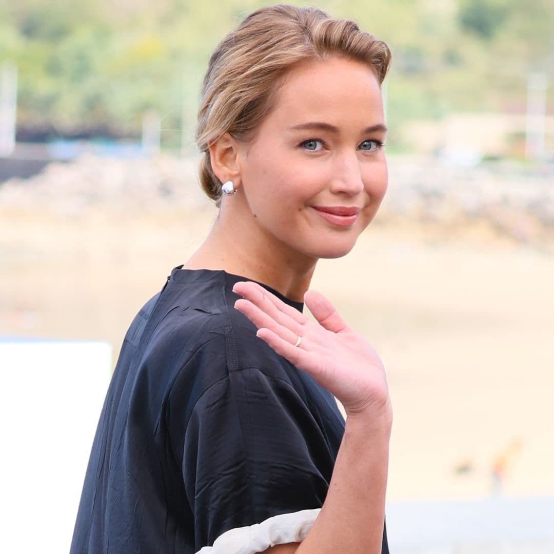  It Girl New Yorkers Support This Hamptons-Tested, Summer-to-Fall Shoe Trend 
