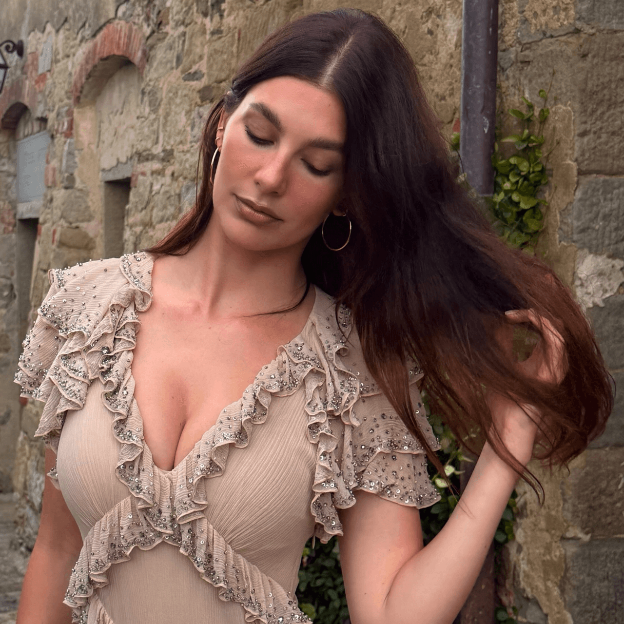  This Specific Wedding-Guest Dress Style Is Trending in Tuscany and Provence 