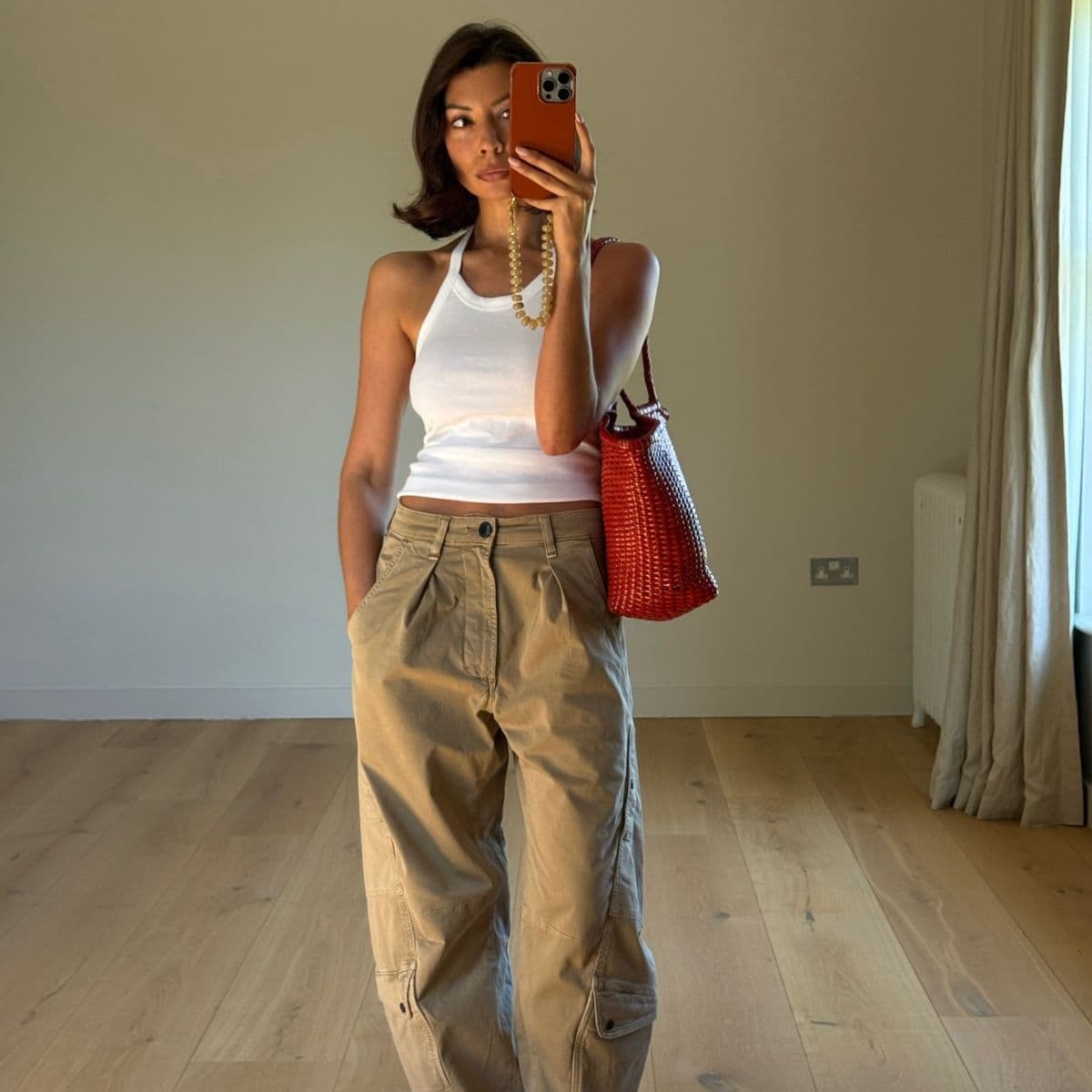  Minimalists Love This Underrated Neutral Shade That Makes Summer Outfits Look Elegant And Expensive 