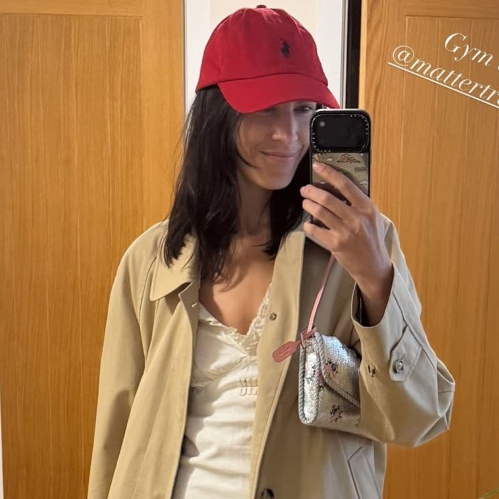  24 Degrees and Raining? Alexa Just Found the Early Autumn Outfit Formula That Always Works 