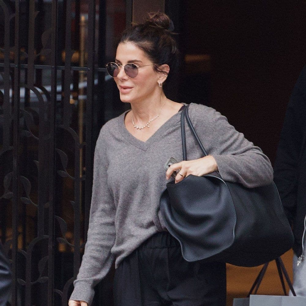  This Is How to Make Your Trendy Summer Flats Not Look Out of Place for Fall 