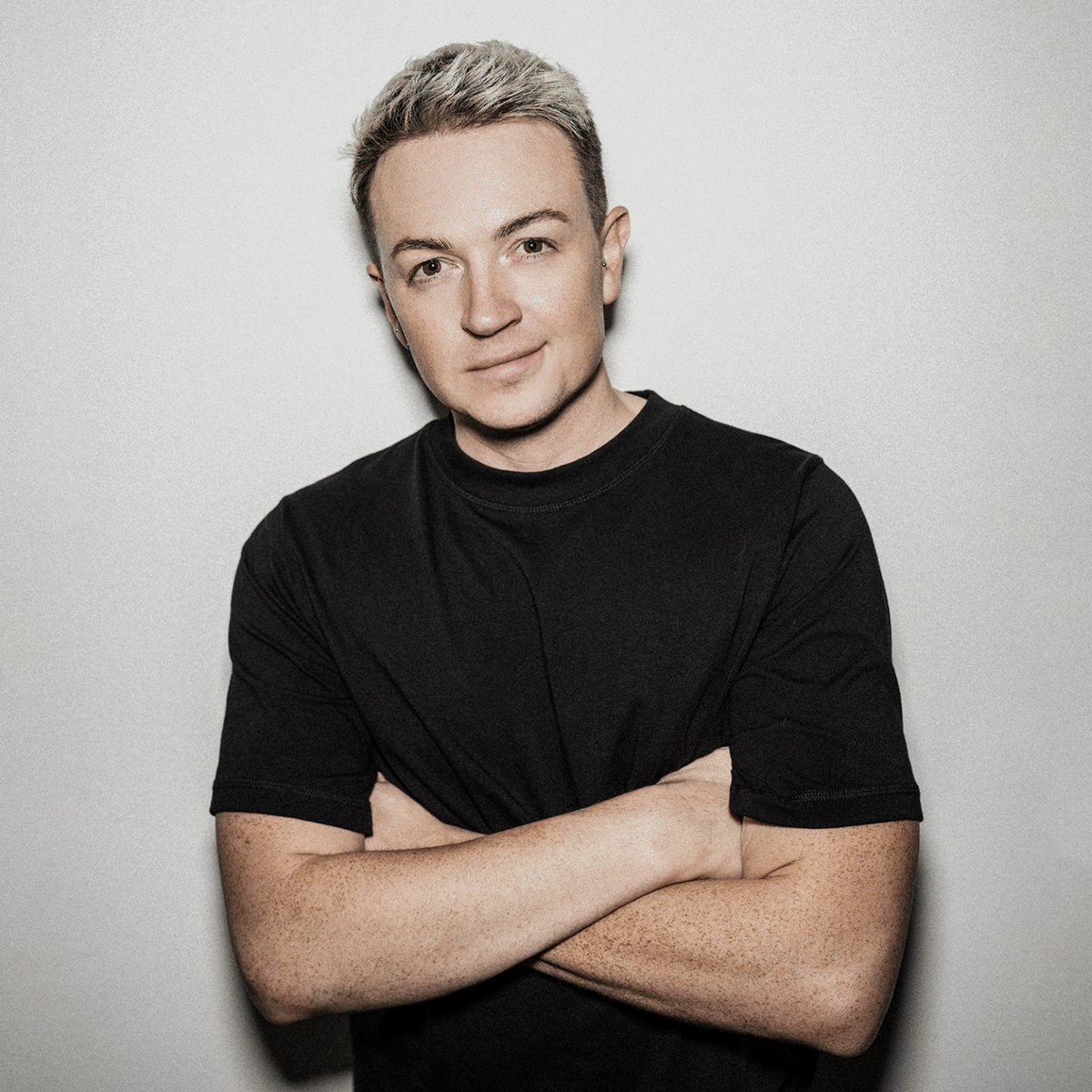  How Connor Storrie's Stylist Puts Together His Timeless Red Carpet Looks  