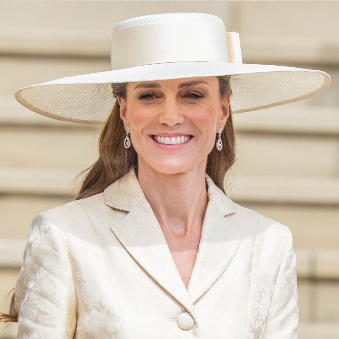  Princess Kate Signs Off a Personal Donation to a Paralyzed Boy While Using an Unexpected Name 