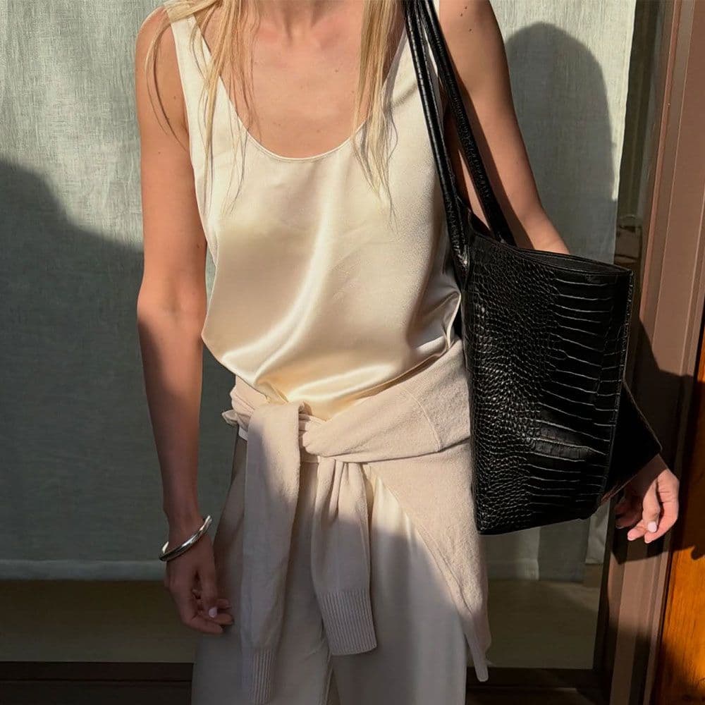  No Skinny Jeans Here—European It Girls Know These 4 Pants Trends Are Key to Fashionable Outfits 