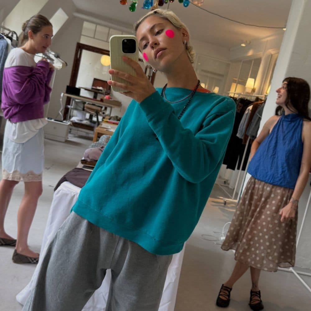  I’m Not Saying Don’t Wear Jeans, But IMO, This Trouser Trend Makes Ballet Flats Look Even Chicer 