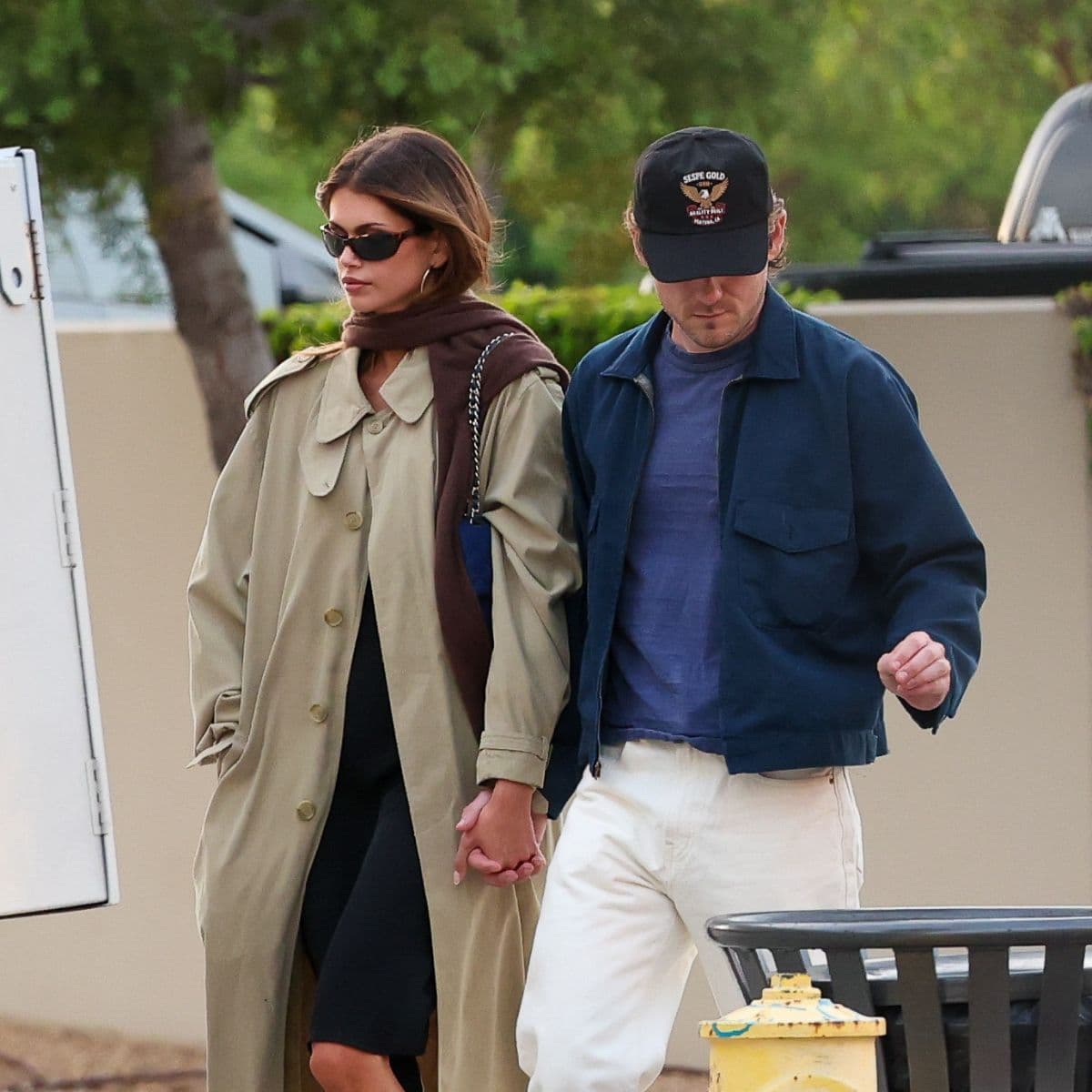  If You Want Your Trench Coat to Look French in Autumn, Wear Them With This Shoe Trend, Not Trainers 