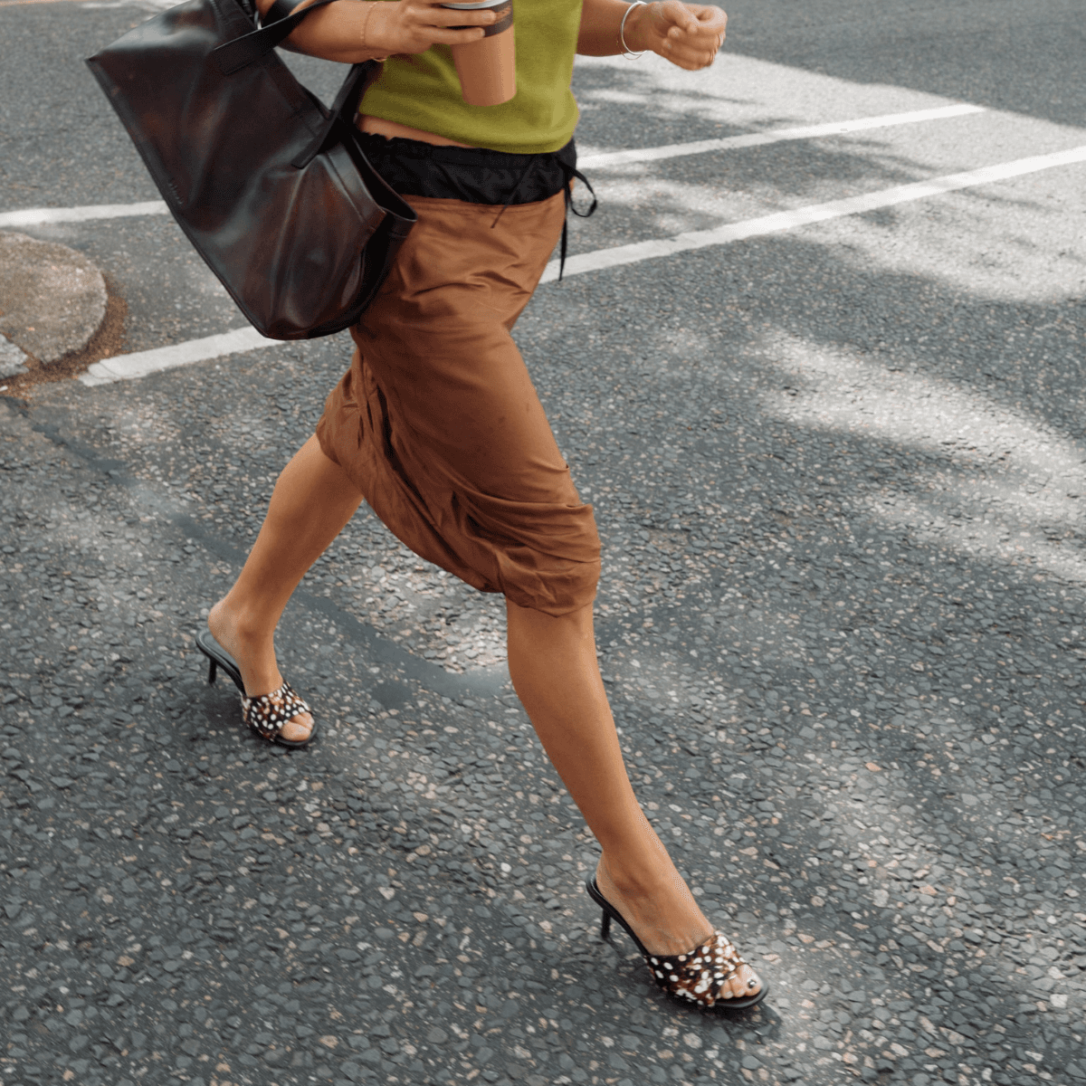  Heels Are Officially Back—7 Ways Fashion Girls Are Wearing Them With Jeans and Skirts This Autumn 