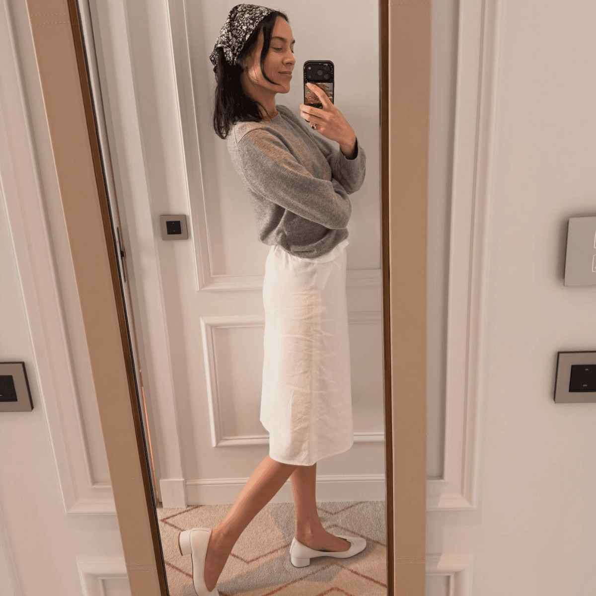  If You Want Your Midi Skirt Outfit to Look French—Forget Flip-Flops and Flats and Wear This Shoe Trend Instead 