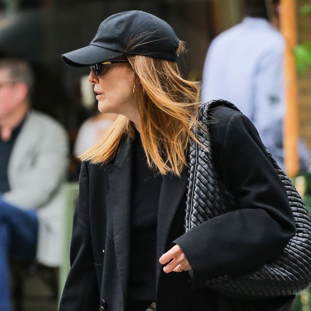  Skip the Black Trousers: This Is the Chic Way to Style an Oversize Blazer and White Sneakers in 2026 