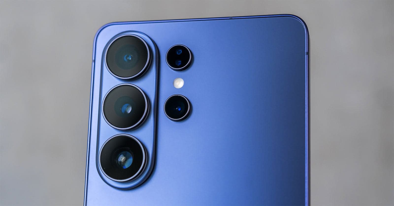 Samsung’s Competitors Have a Better Samsung Camera Than Samsung Does