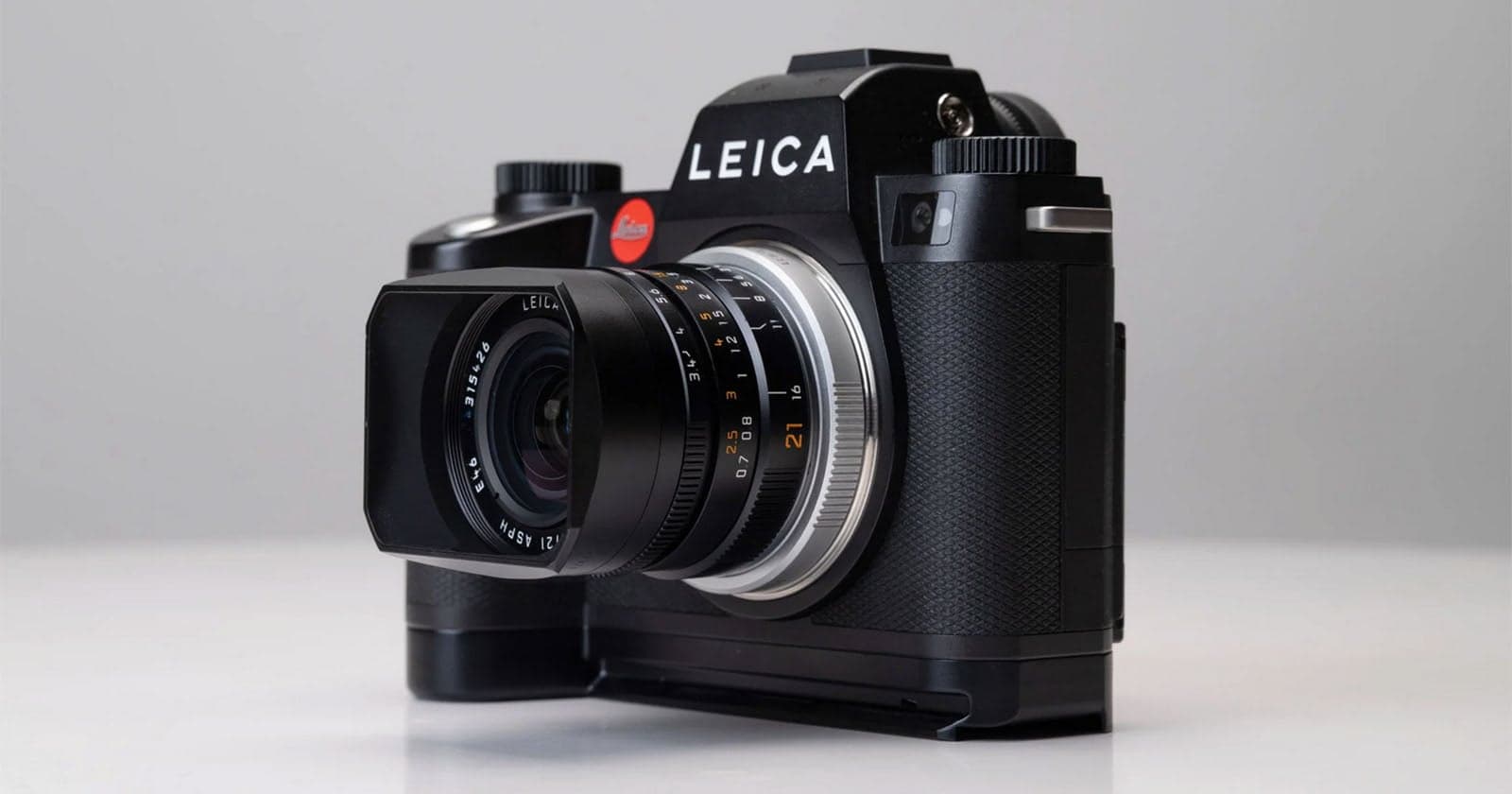 Helium Design Lab’s HeSL3 Interface Plate Promises To Be the Perfect Pairing for the New Leica SL3-P