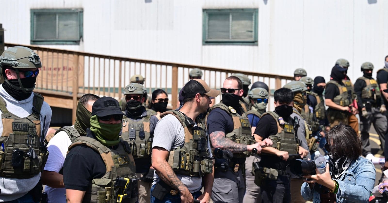 Bill Would Allow Videographers to Sue Federal Officials Who Block Their Right to Record Police