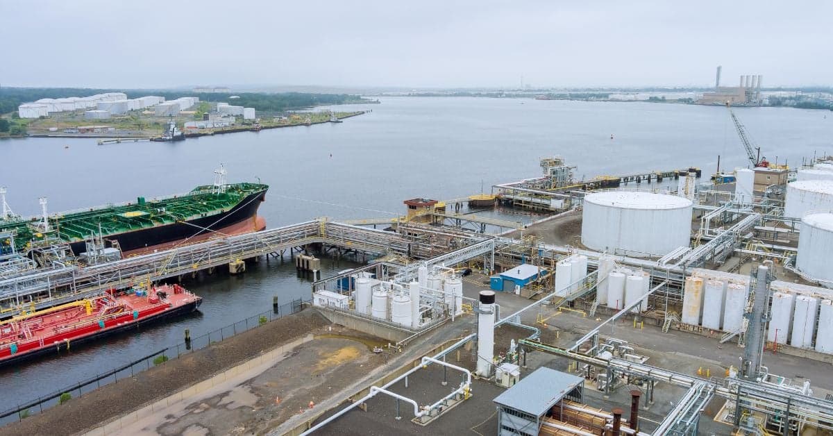 Vitol Acquires Substantial Iraqi Crude Volume Amid Price Discrepancies