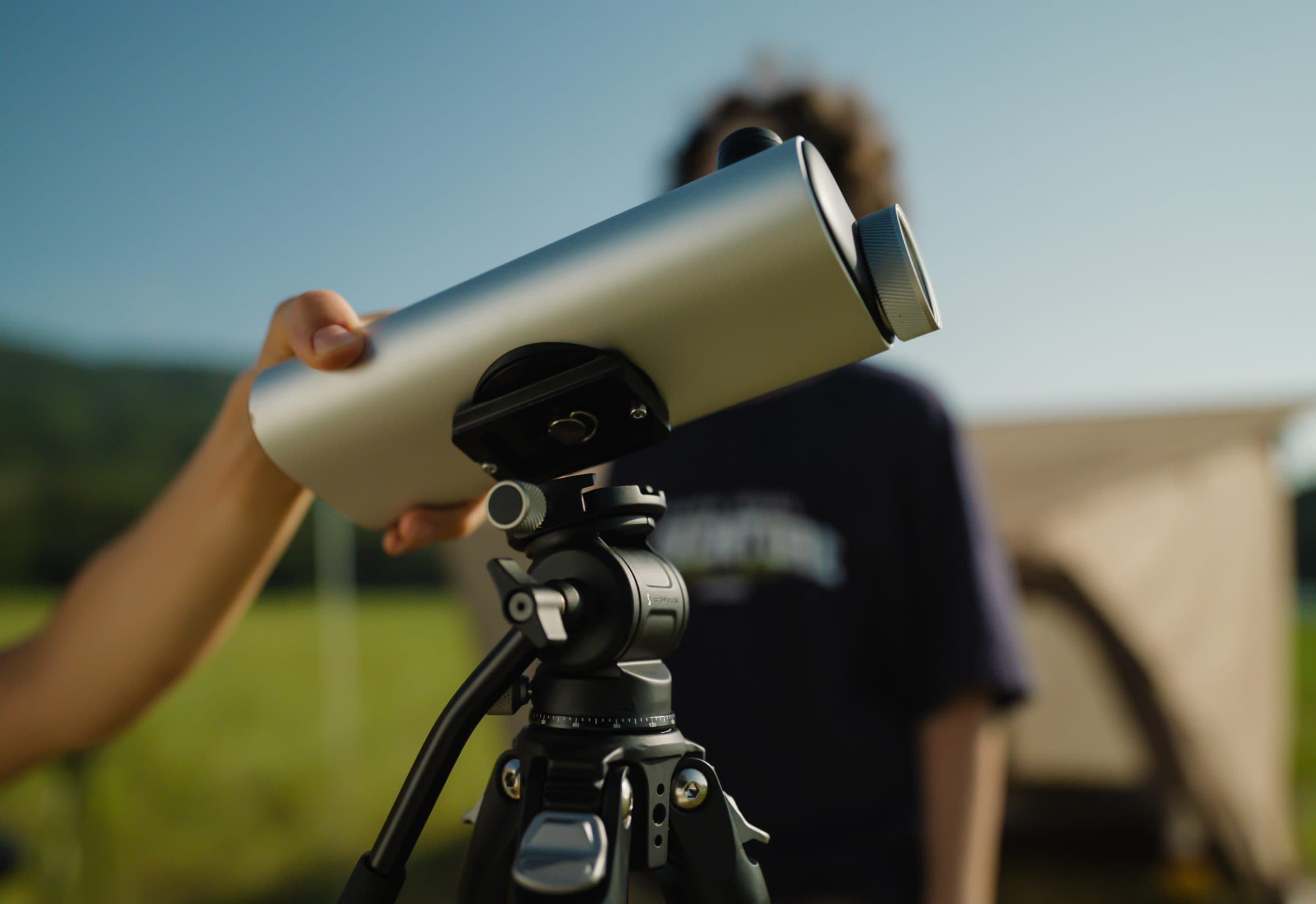 Unlock New Perspectives: AI-Powered Telescope Transforms Smartphone Bird Photography