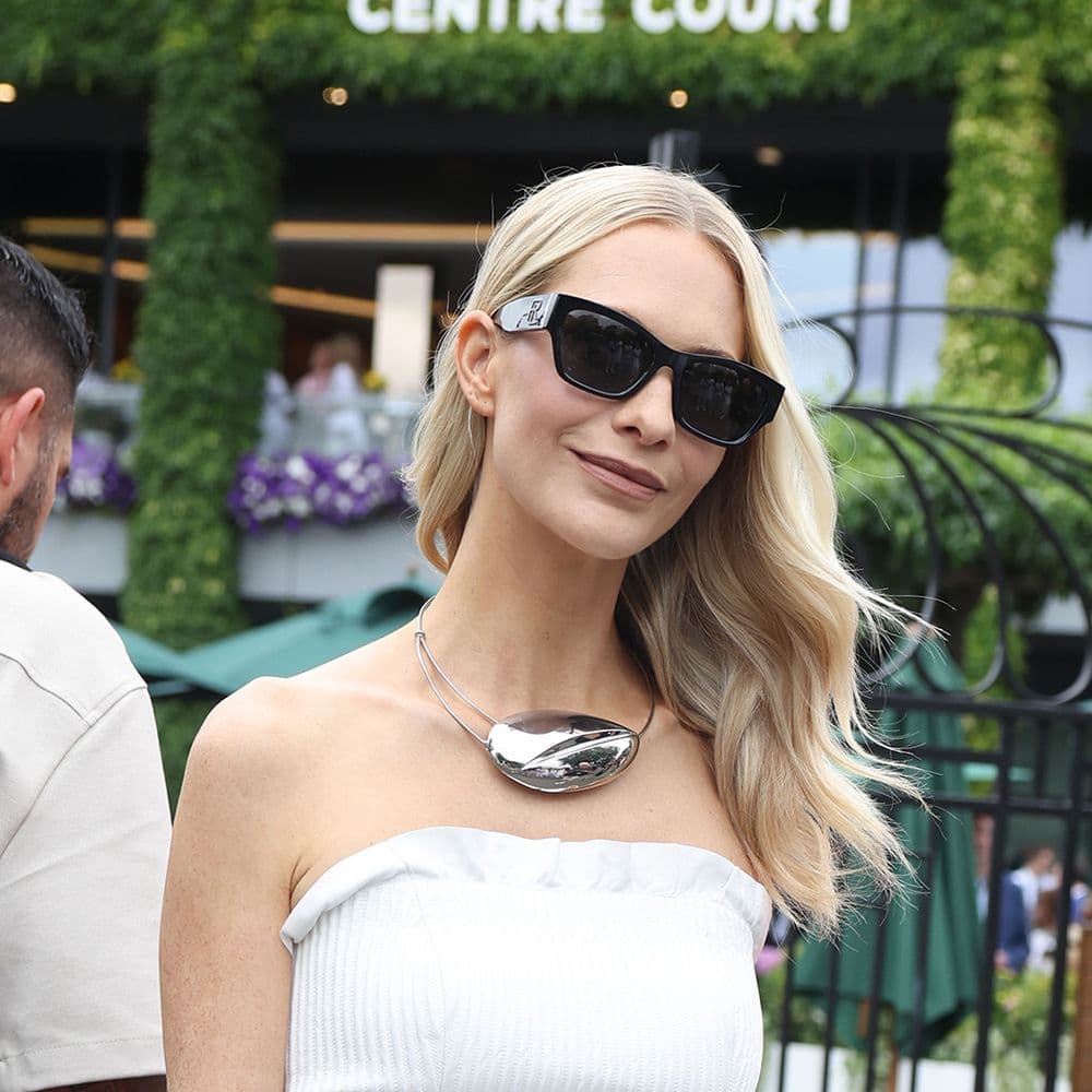 The 2026 Way to Wear a Tube Top (If You Want to Look as Elegant as Possible)