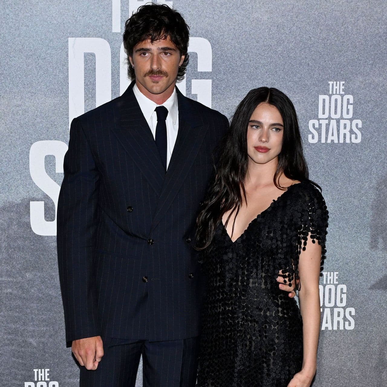 RIP, Shoes—Chanel's Viral Barefoot Sandals Just Made Their Red Carpet Debut on Margaret Qualley
