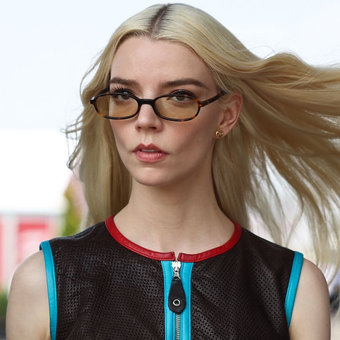 Anya Taylor-Joy Takes the Formula 1 Japanese Grand Prix Fashion Lead in a 34-Year-Old Vintage Corset