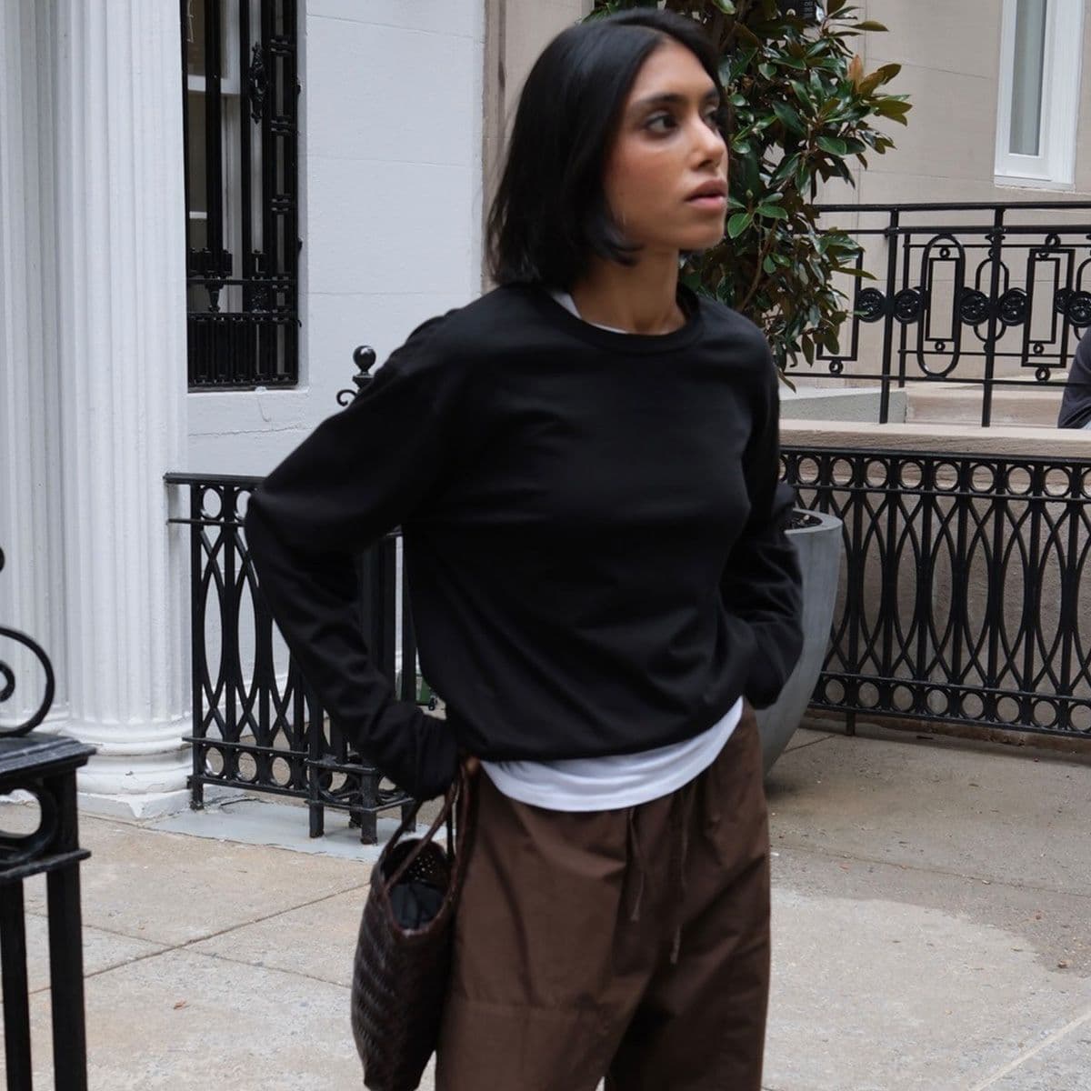 Every L.A. and NYC It Girl's Transitional Wardrobe Includes These $98 Drawstring Pants