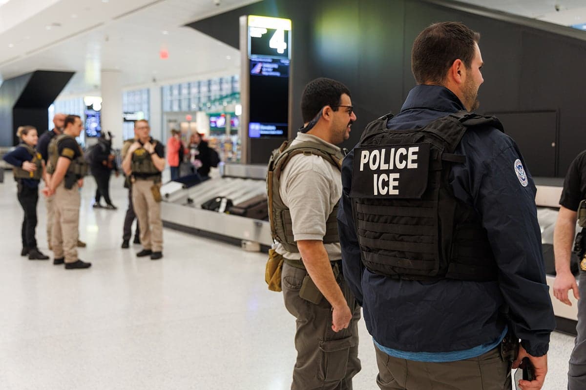 Detentions of International Scholars at Airports Raise Alarm